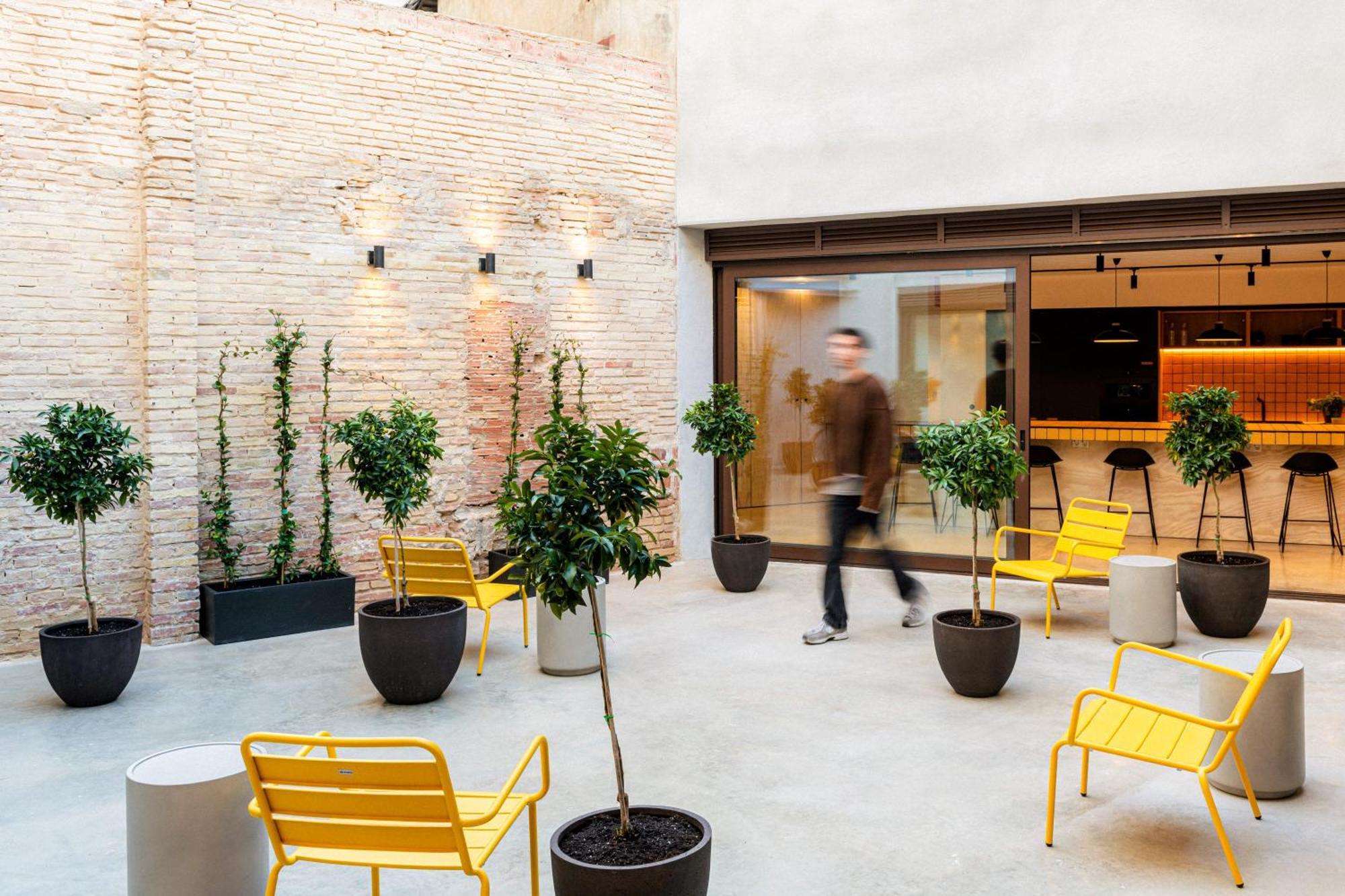 Hostal Colo Colo - Single Private Beds *